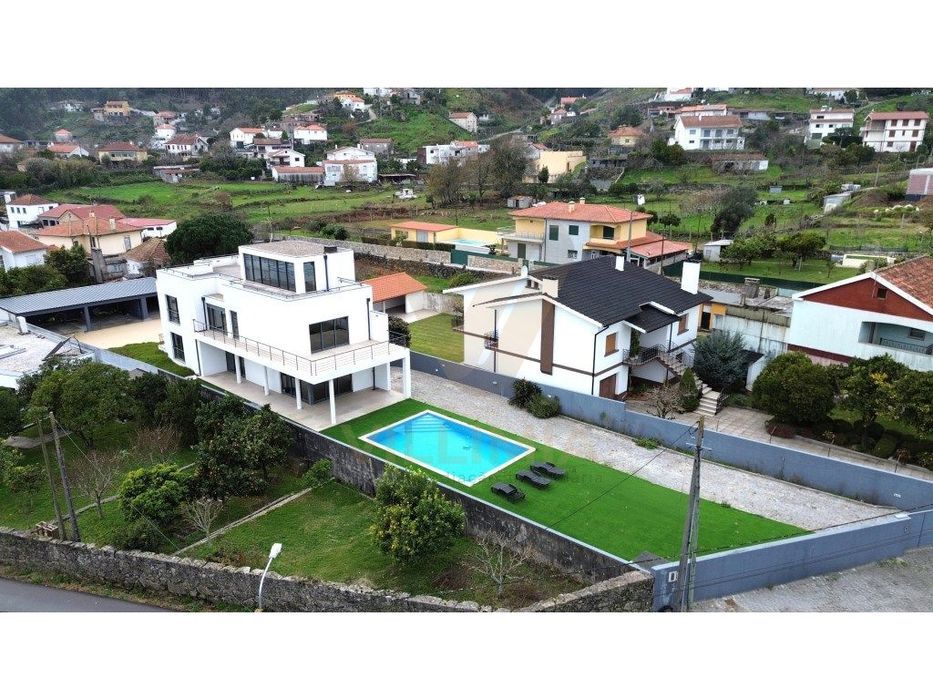 Moradia T3 com Piscina - Perre, Viana do Castelo