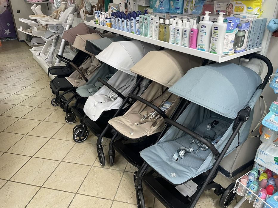 Легкий прогулянковий візочок.