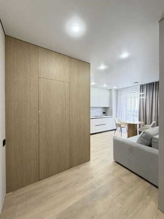 Продажа 1к квартири, вул. Чорновола 27 центр Києва