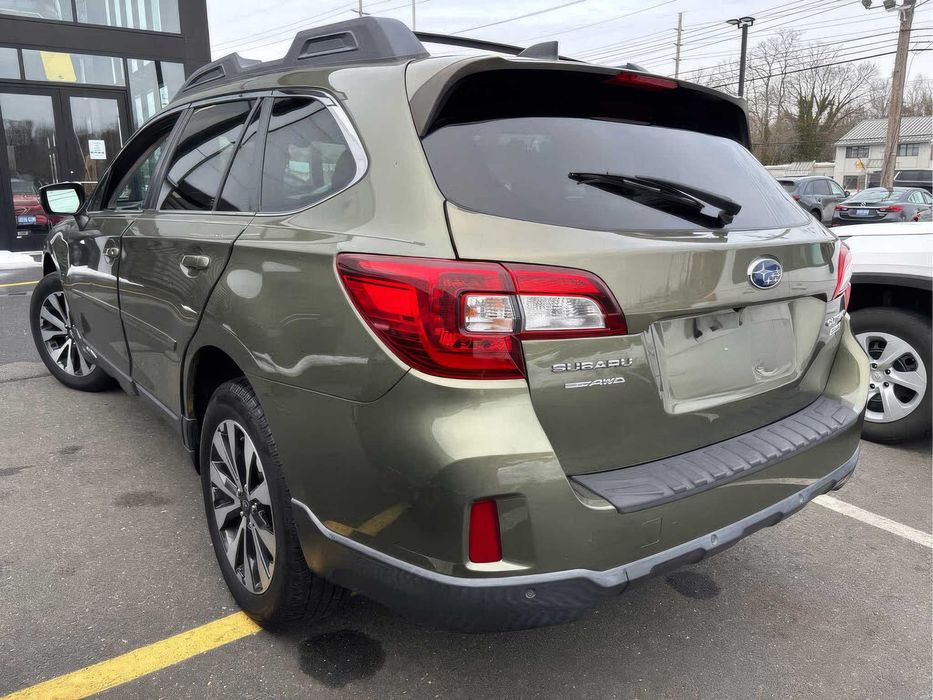 Subaru Outback Limited      2017