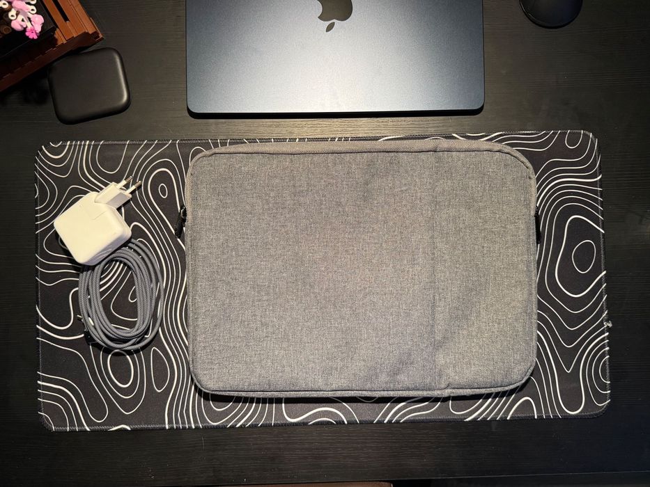 MacBook Air m2 8/256