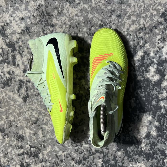 Продаю бутци Nike Phantom GX