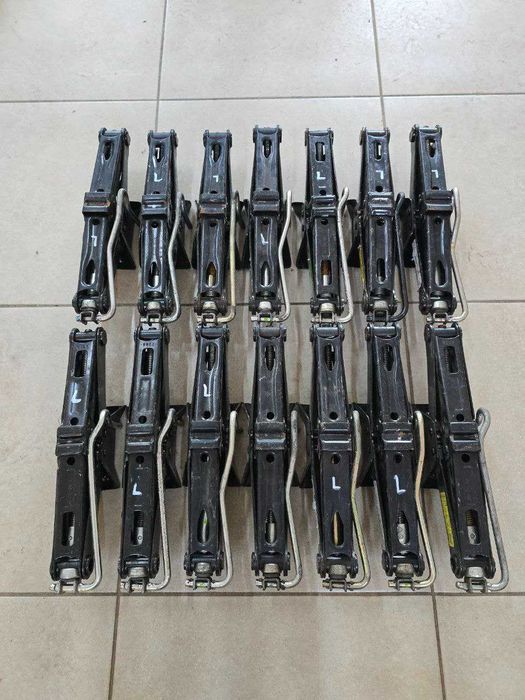 Домкрат Peugeot 207 208 307 308 3008 Berlingo Citroen C3 C4 C5 DS4