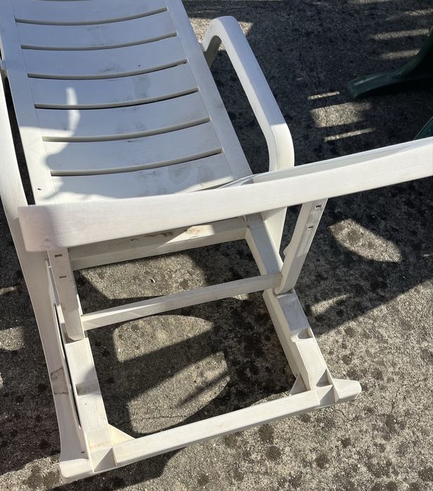 Esperguiçadeira em muito bom estado