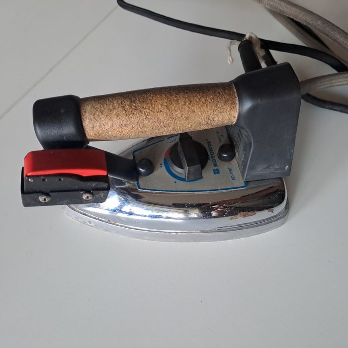 Паровой утюг Rotondi EC-11St