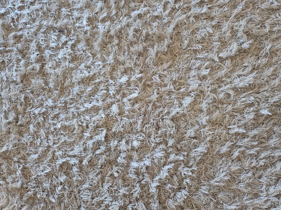 Carpete em branco pérola