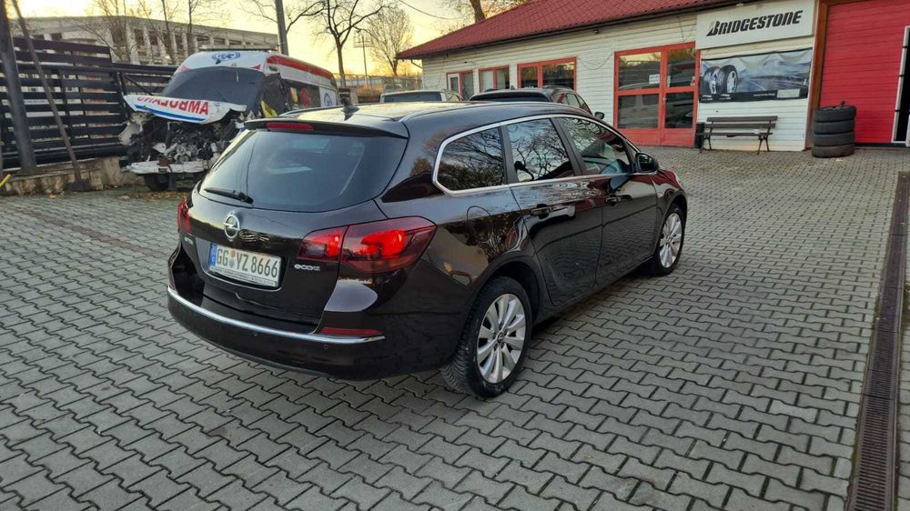 Opel Astra Kombi 1,6 diesel 2014r. 131KM
