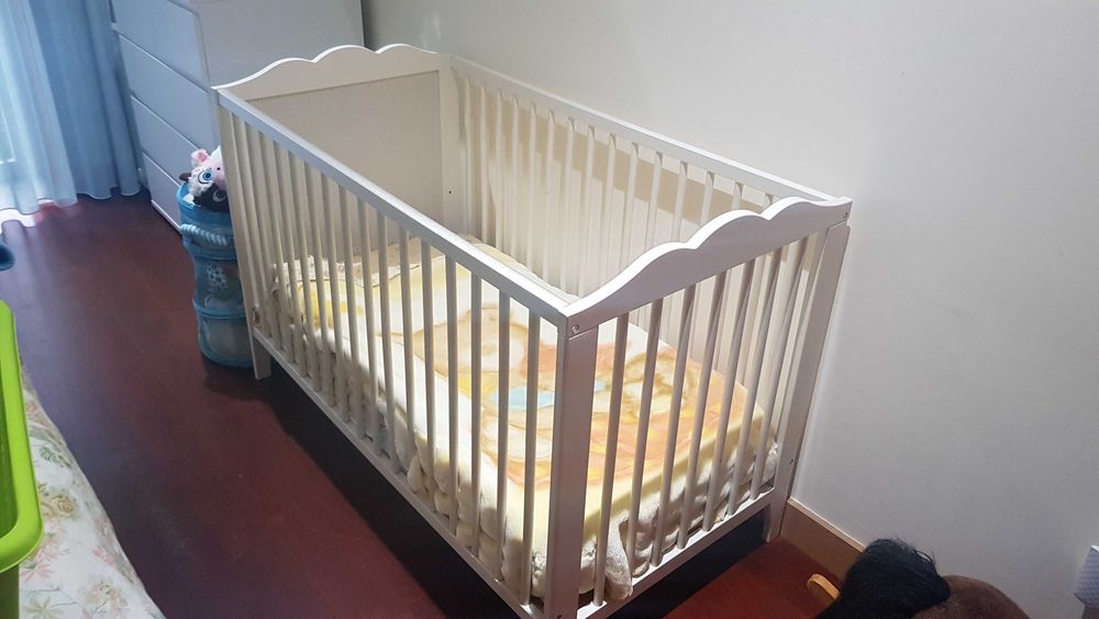 Berço IKEA 1,20 x 0,60 com colchão