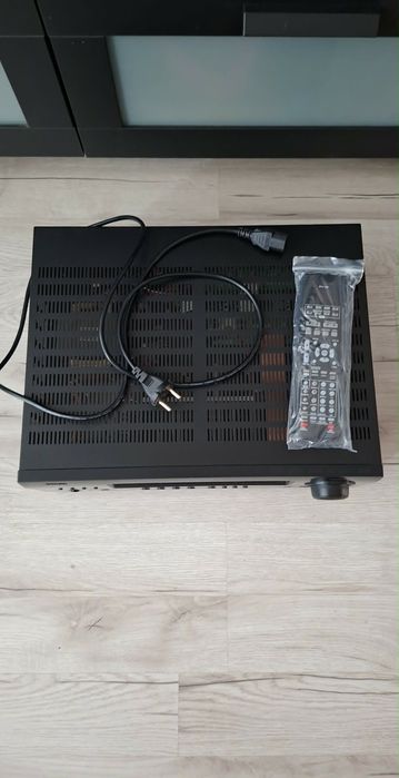 Amplituner 5.1 Denon AVR-1312 + nowy pilot RC-1149. Stan BDB, 100% sprawny