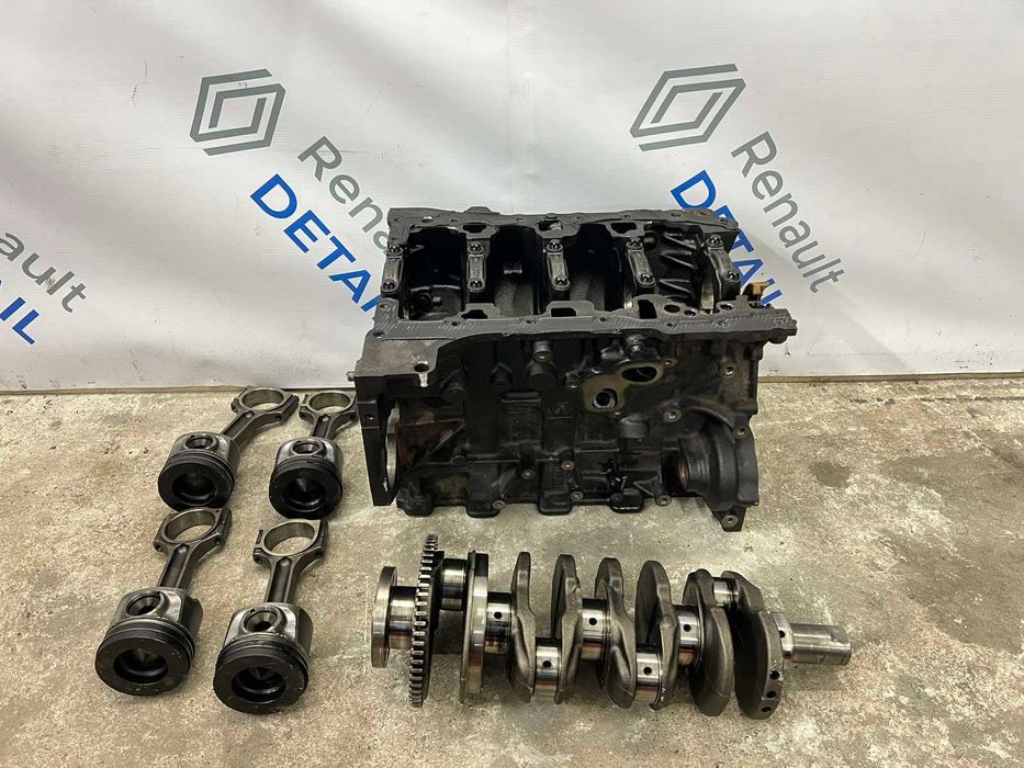 Блок двигуна мотора Renault 2.3 M9T 11339R поршні,шатуни,колінвал