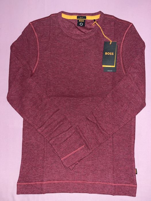 Wyprzedaż lekki swetr męski Hugo Boss.