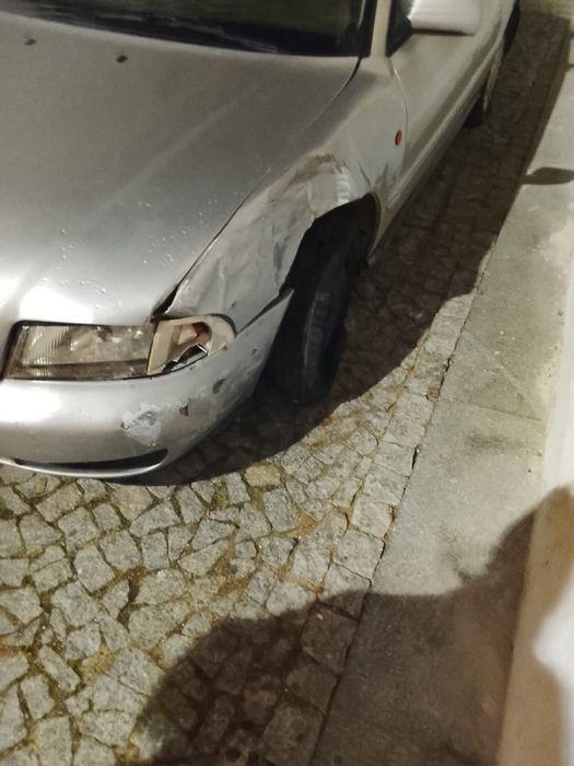 Audi a4 1.9tdi  acidentada