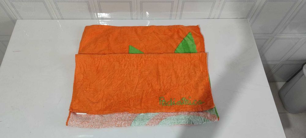 Toalha de praia (tamanho 60 cm por 116 cm)