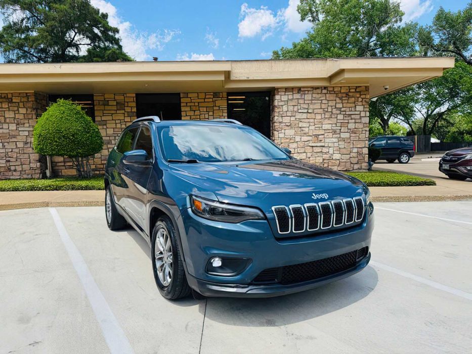 Jeep Cherokee Latitude Plus      2020