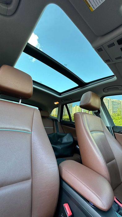 Продам BMW X1 2012