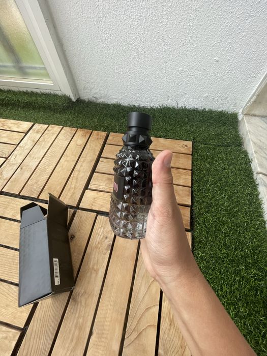 Valentino perfume born in roma uomo nunca usado