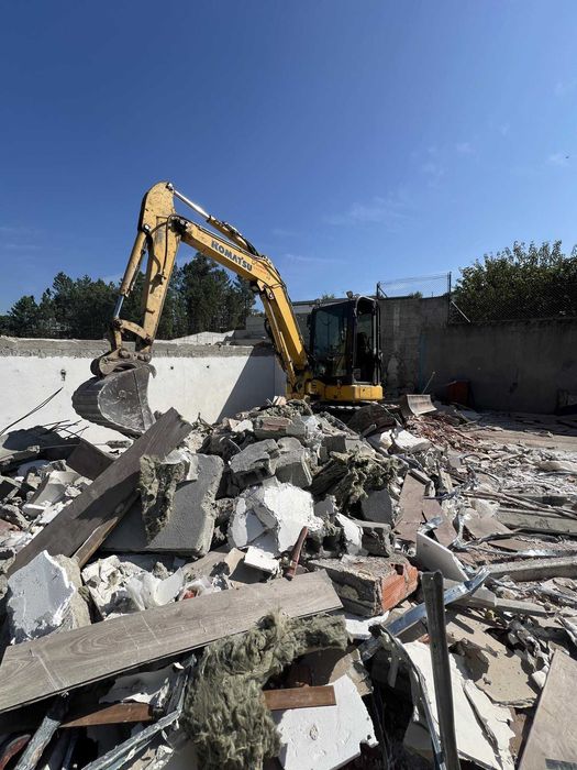 DMonteiro:trabalhos como limpezas florestais,escavação,demolição,muros