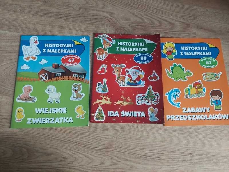 Zestaw 3 książeczek naklejkowych historyjki z naklejkami. Naklejki już naklejone