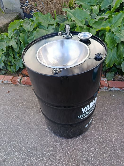 Bidão lavatório Yamaha/Baldes lixo Petronas e ENI