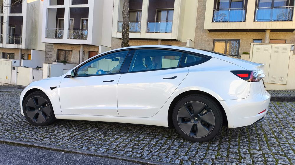 Tesla Model 3 Tração Traseira