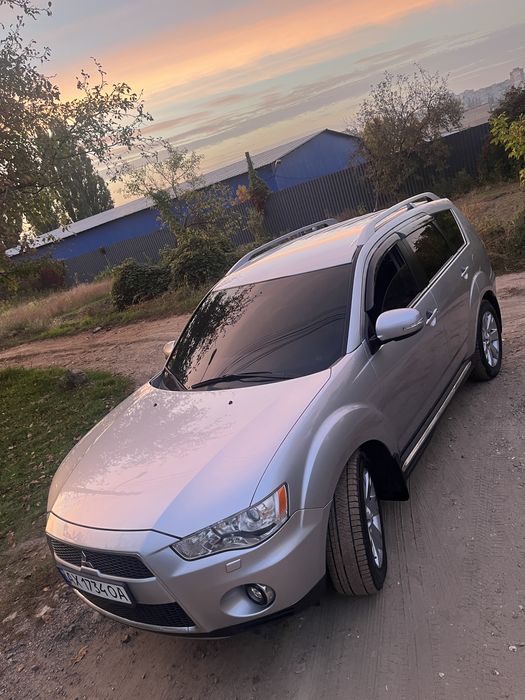 Аутлендер 2.2 дизель автомат