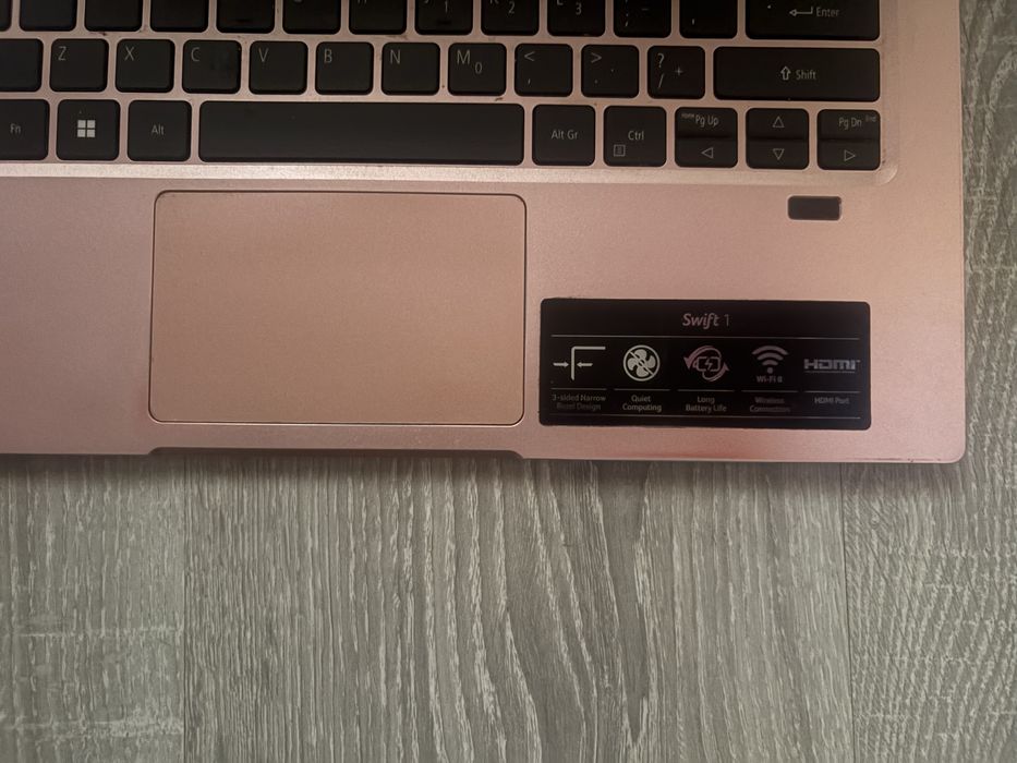 Laptop Acer Swift 1  / LCD 14