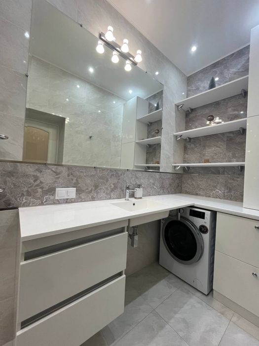 Продаж, 4 кімнатної 2 - рівневої квартири (Кузнецька) Заводський  7#2