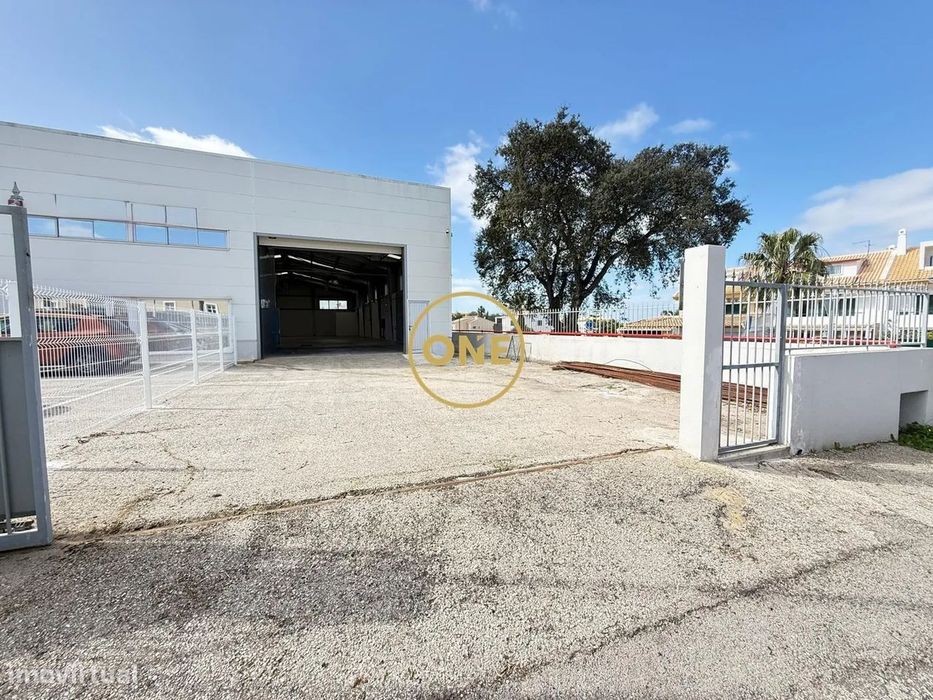 Armazém para arrendar em Rua de Brejos 3, Albufeira