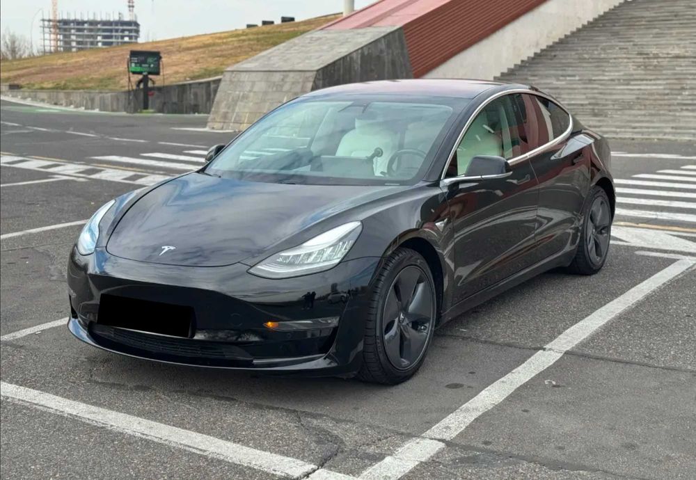 Tesla Model 3 Dual Motor Long Range 2019