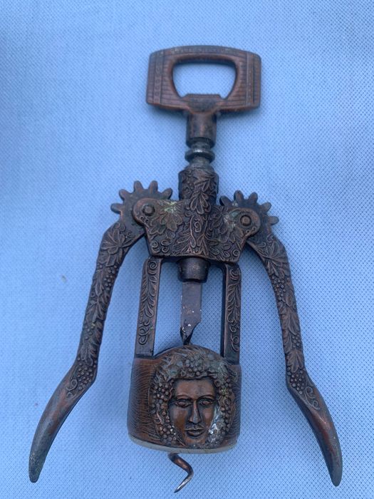 Saca rolhas muito antigo