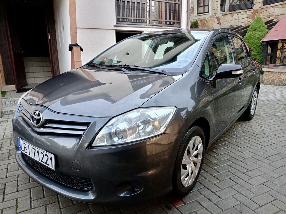 Toyota Auris 1.3 VVTI 97KM