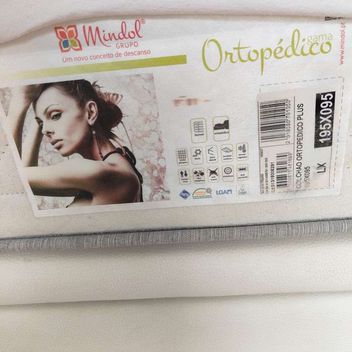 Cama como nova com colchao