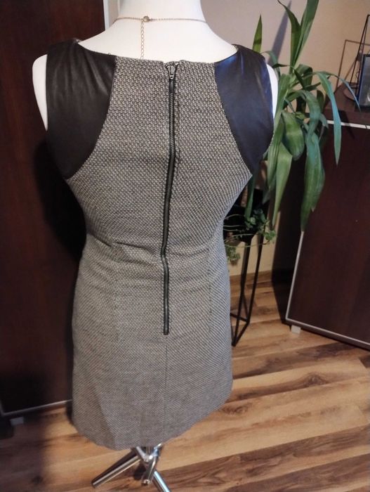 Piękną sukienka  r S