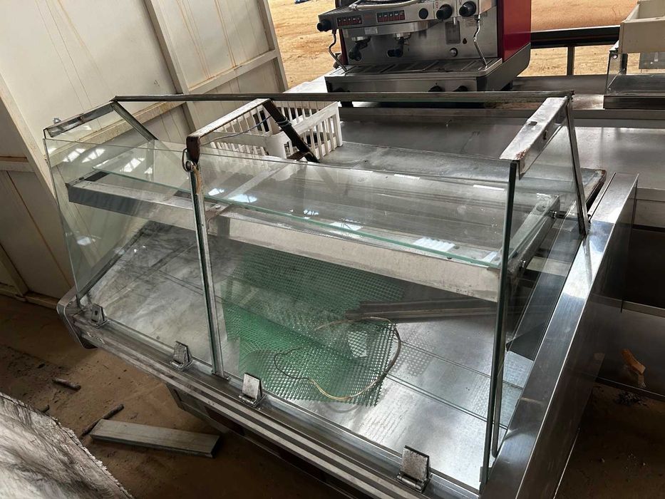 Equipamento para café/snack-bar - balcões inox, vitrines, máquinas