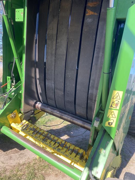 Prasa Rolująca JOHN DEERE 590 - Sznurek . Sprowadzona