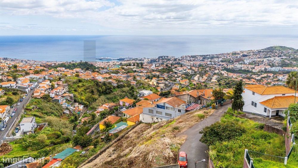 Terreno para Construção em São Roque, Vista Baía do Funchal– Excelente