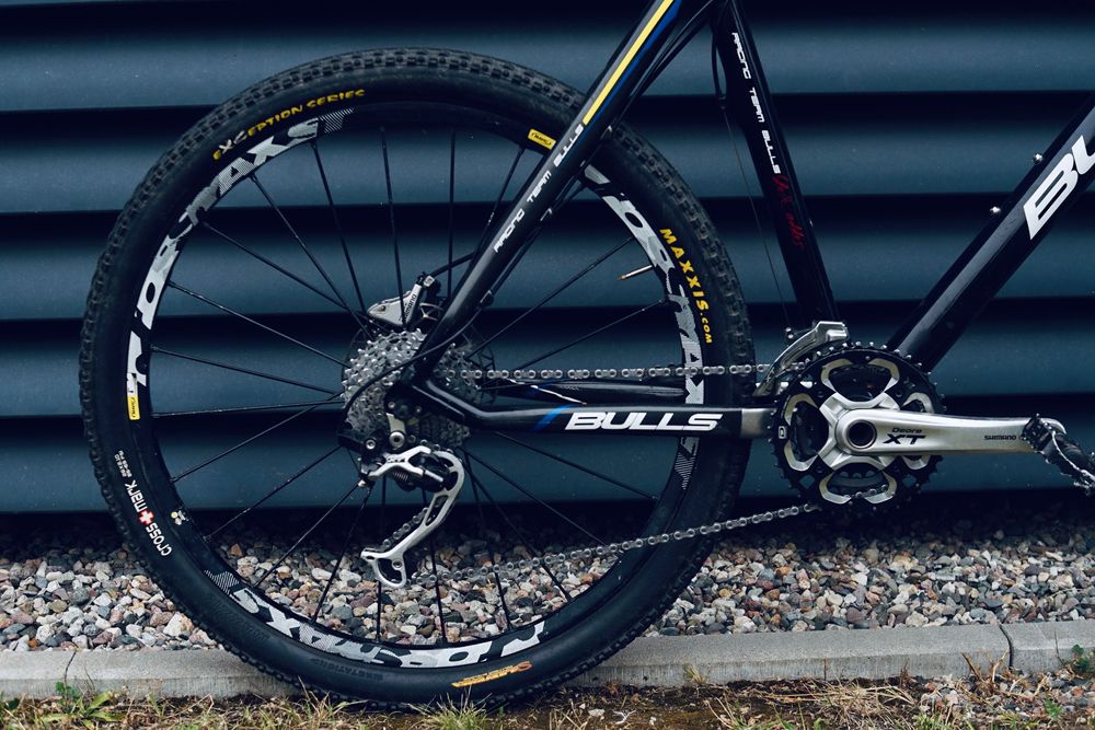 Bulls Racing Team - Carbon, Deore XT, Crossmax ST, FOX