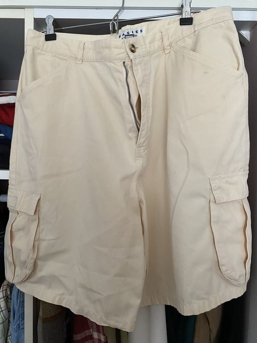 Calçoes tipo cargo em beje 44