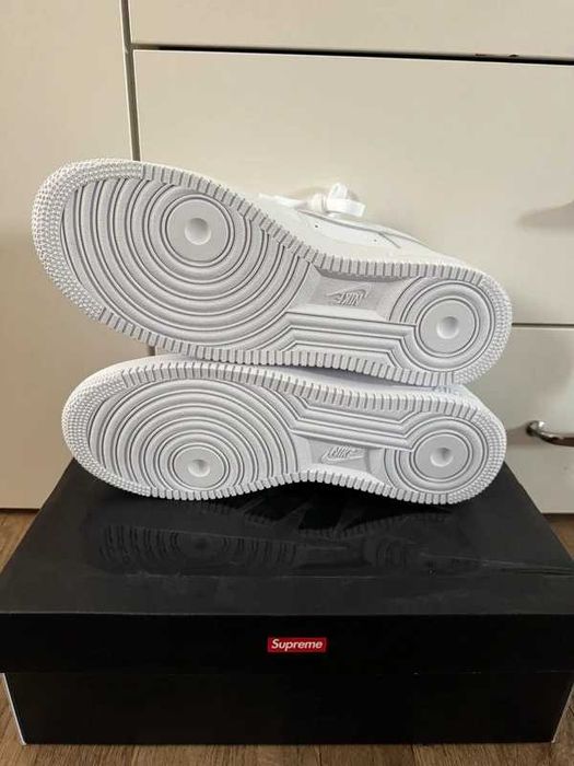Nike_Air_Force_1_Low_Supreme_White R.40