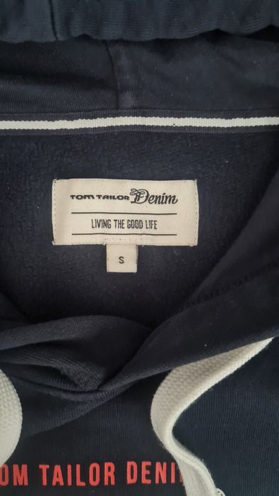 Bluza z kapturem firmy Tom Tailor.