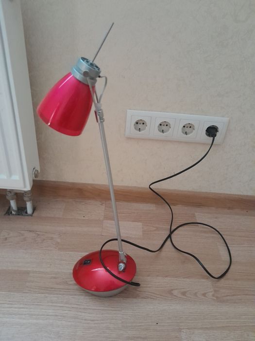 Настольная лампа.