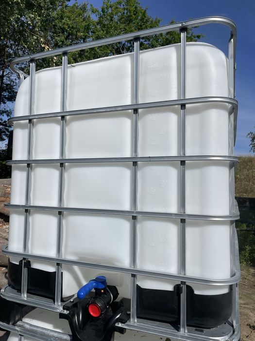 Mauzer 1000 l Na palecie metalowej