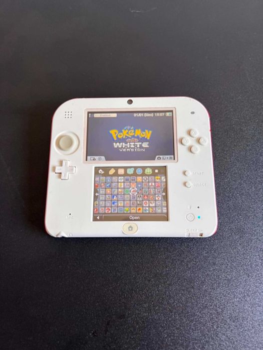 Nintendo 2DS Branca/Vermelha com 100+ Jogos