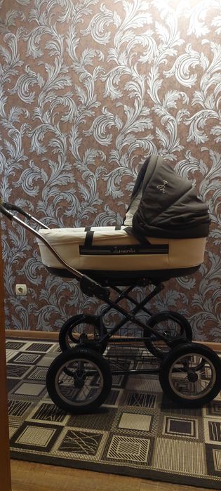 Коляска  з люлькою