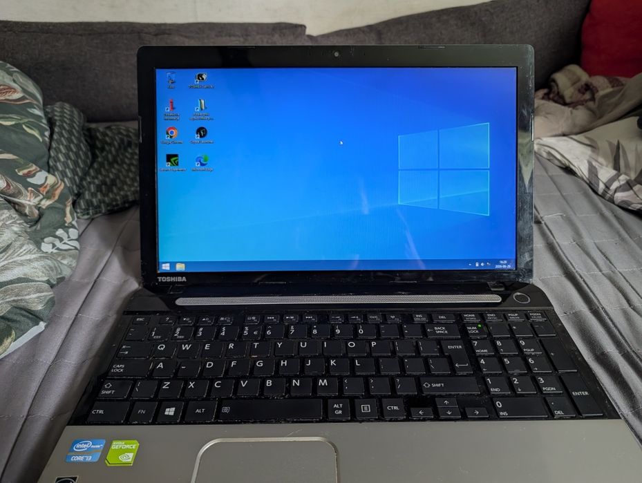 Laptop Toshiba Satellite C55-A-1JL | Bateria GreenCell| i3 | 4GB RAM | 15,6"