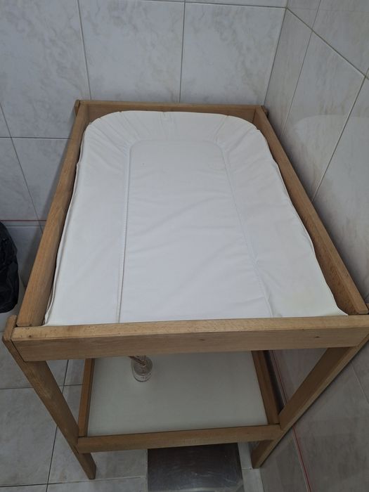 Muda fraldas com colchão