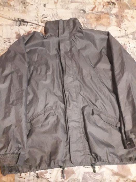 Продам куртка дождевик размер 52-54.