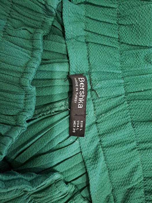 Calças Verde Esmeralda | Perna Larga e Cintura Elástica