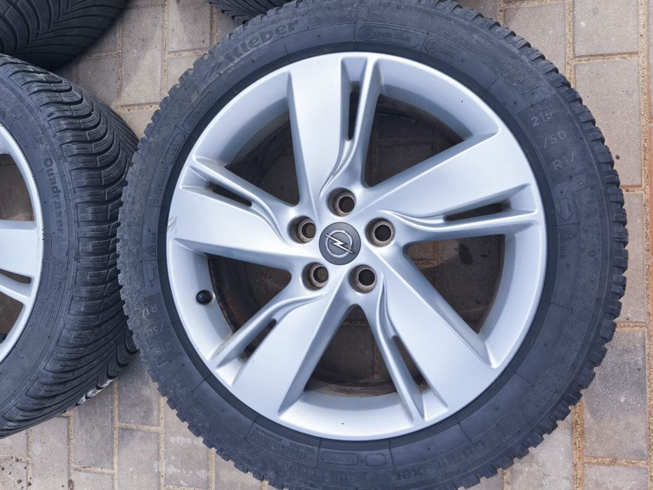 Felgi z oponami 5x105 Opel Astra J benzyna.