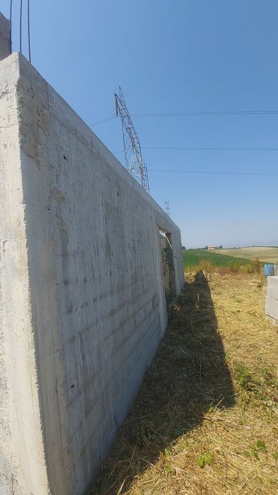 Vendo ruina em construção